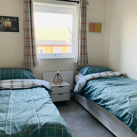 Alpha, Private Double Room, City Centre, Free Parking, Sittingbourne, Kent Bagian luar foto