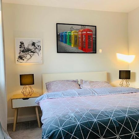 Alpha, Private Double Room, City Centre, Free Parking, Sittingbourne, Kent Bagian luar foto