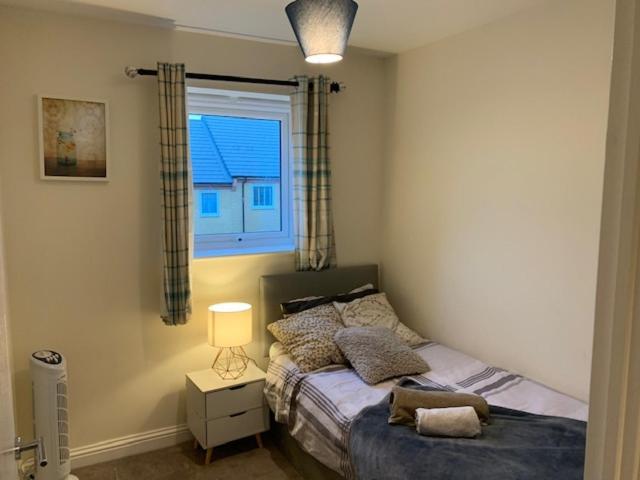 Alpha, Private Double Room, City Centre, Free Parking, Sittingbourne, Kent Bagian luar foto
