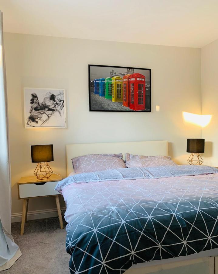 Alpha, Private Double Room, City Centre, Free Parking, Sittingbourne, Kent Bagian luar foto